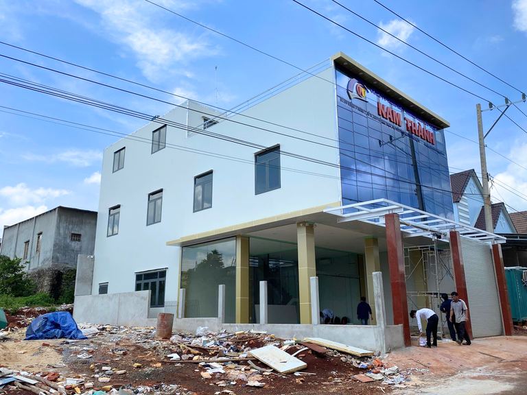 Công trình dùng Panel màu trắng
